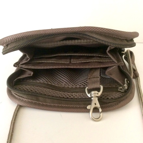 REI Crossbody Wallet 5.5”x 6.5”x 1” - Picture 5 of 9